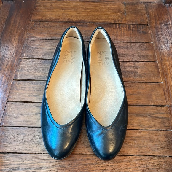 naturalizer Leather Flats - Picture 1 of 4